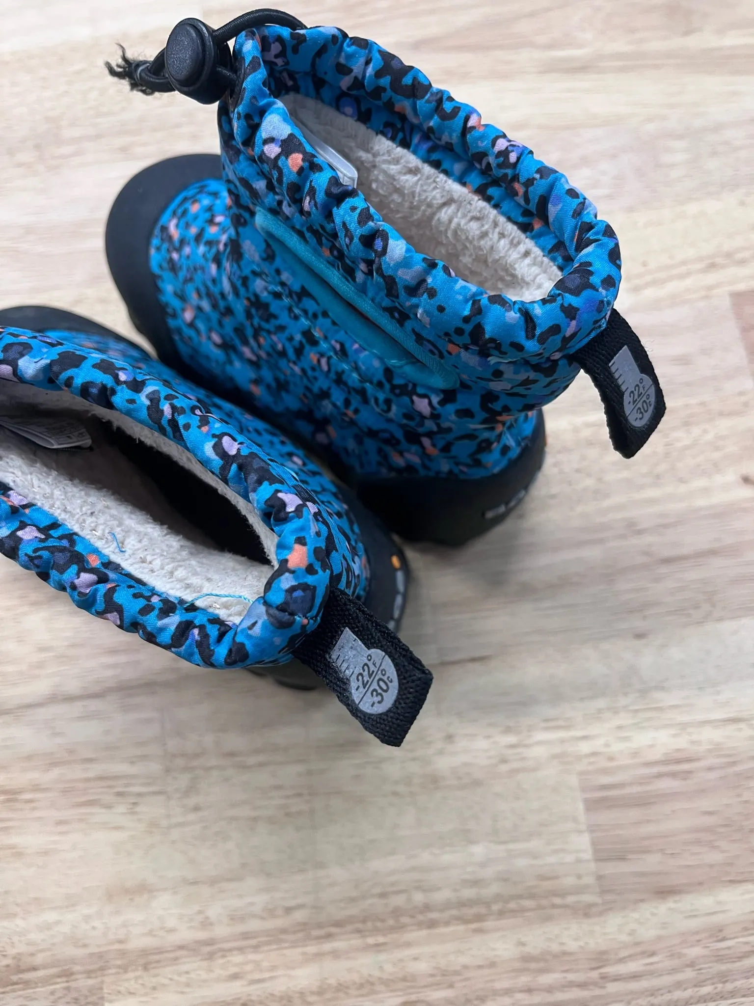 Bogs Winter Boots (Size 8)