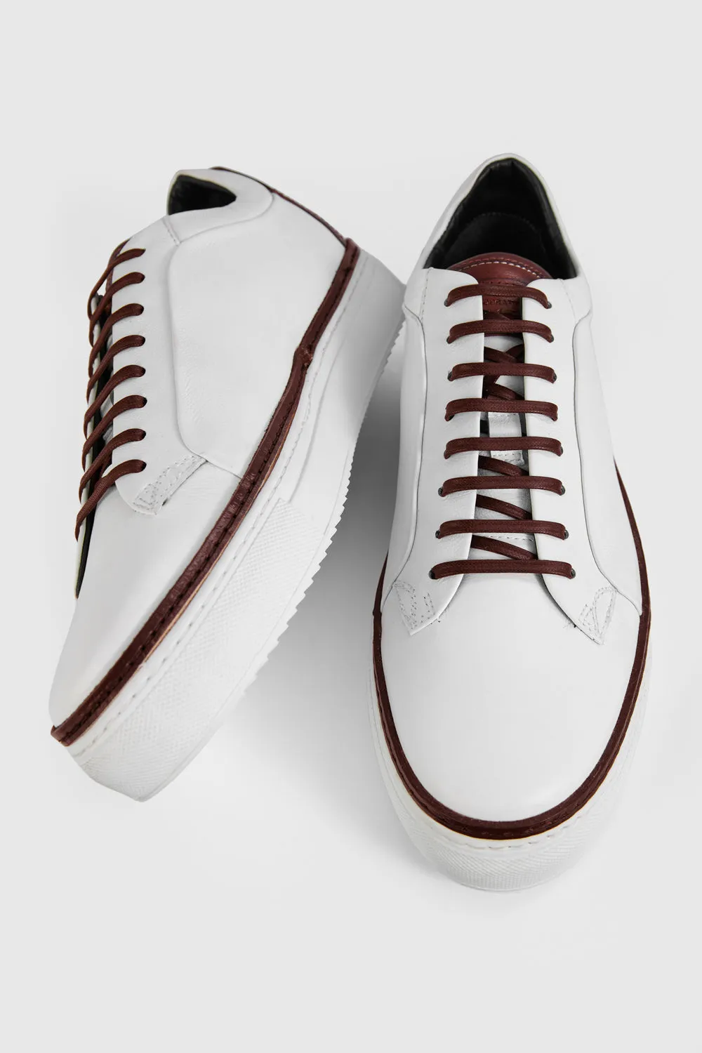 SOHO EDGE white chestnut welted sneakers.