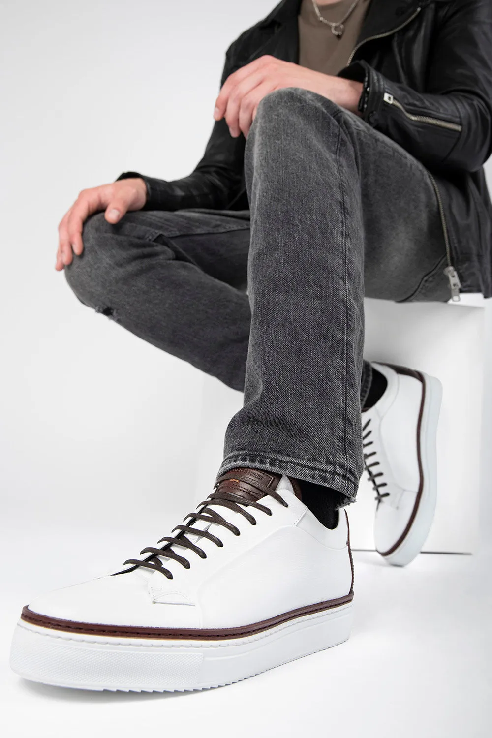 SOHO EDGE white chestnut welted sneakers.
