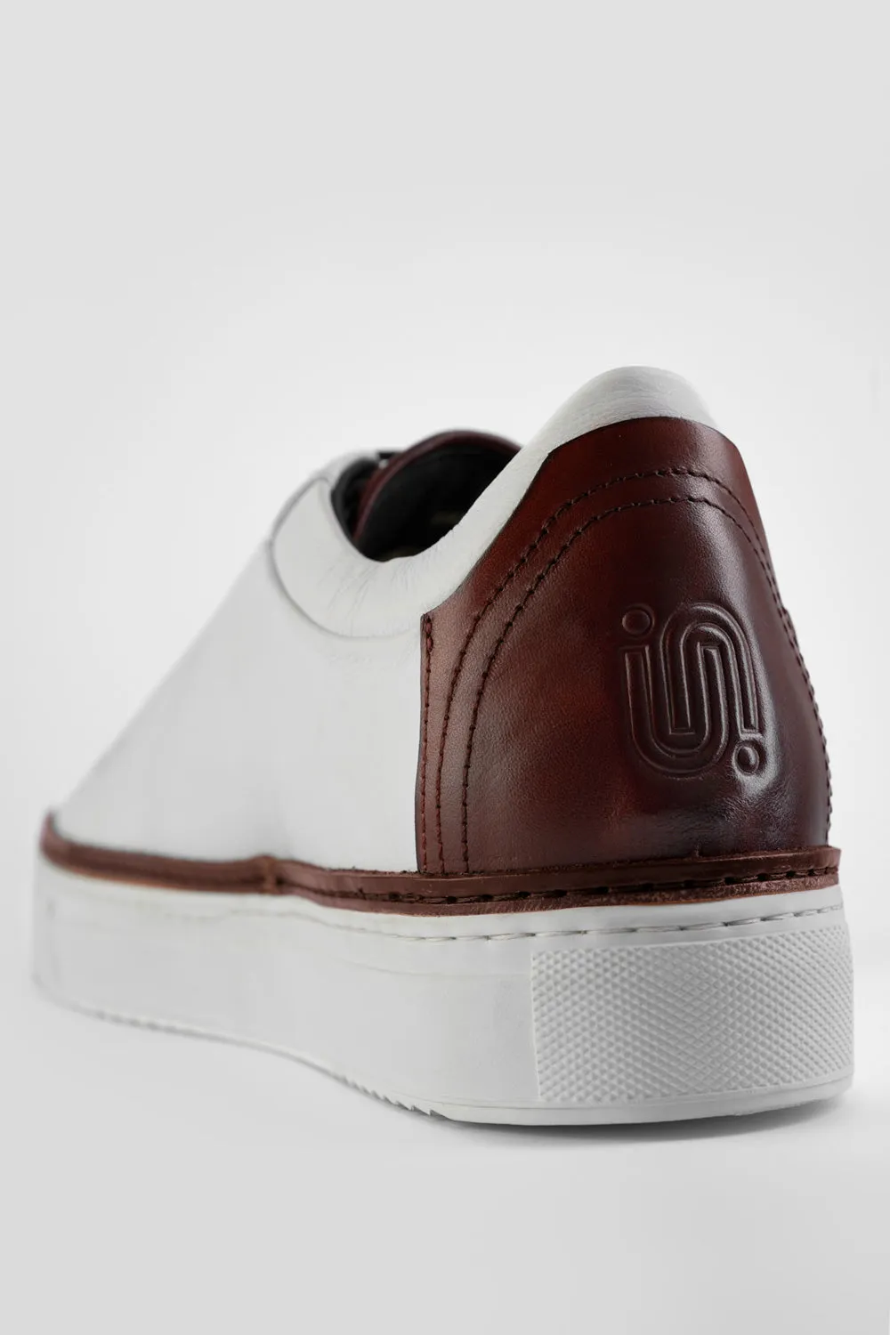 SOHO EDGE white chestnut welted sneakers.