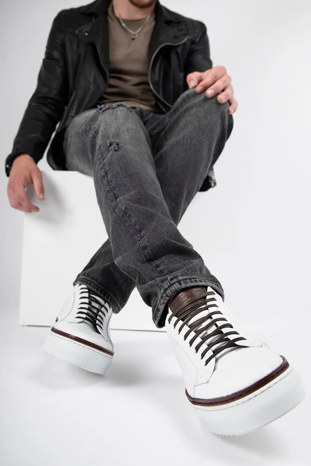 SOHO EDGE white chestnut welted sneakers.