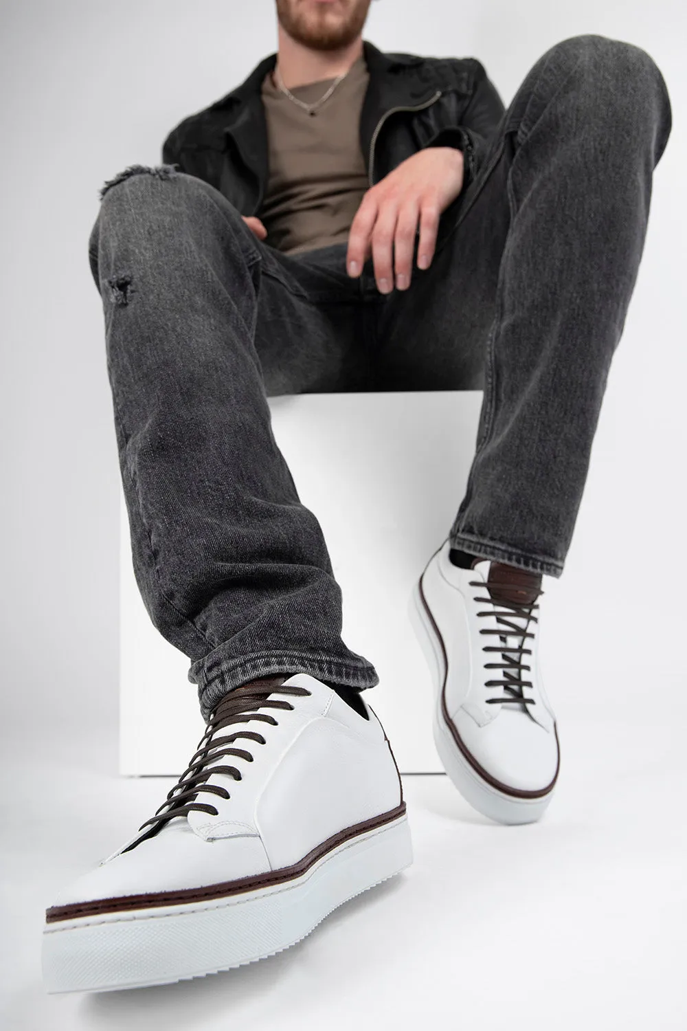 SOHO EDGE white chestnut welted sneakers.