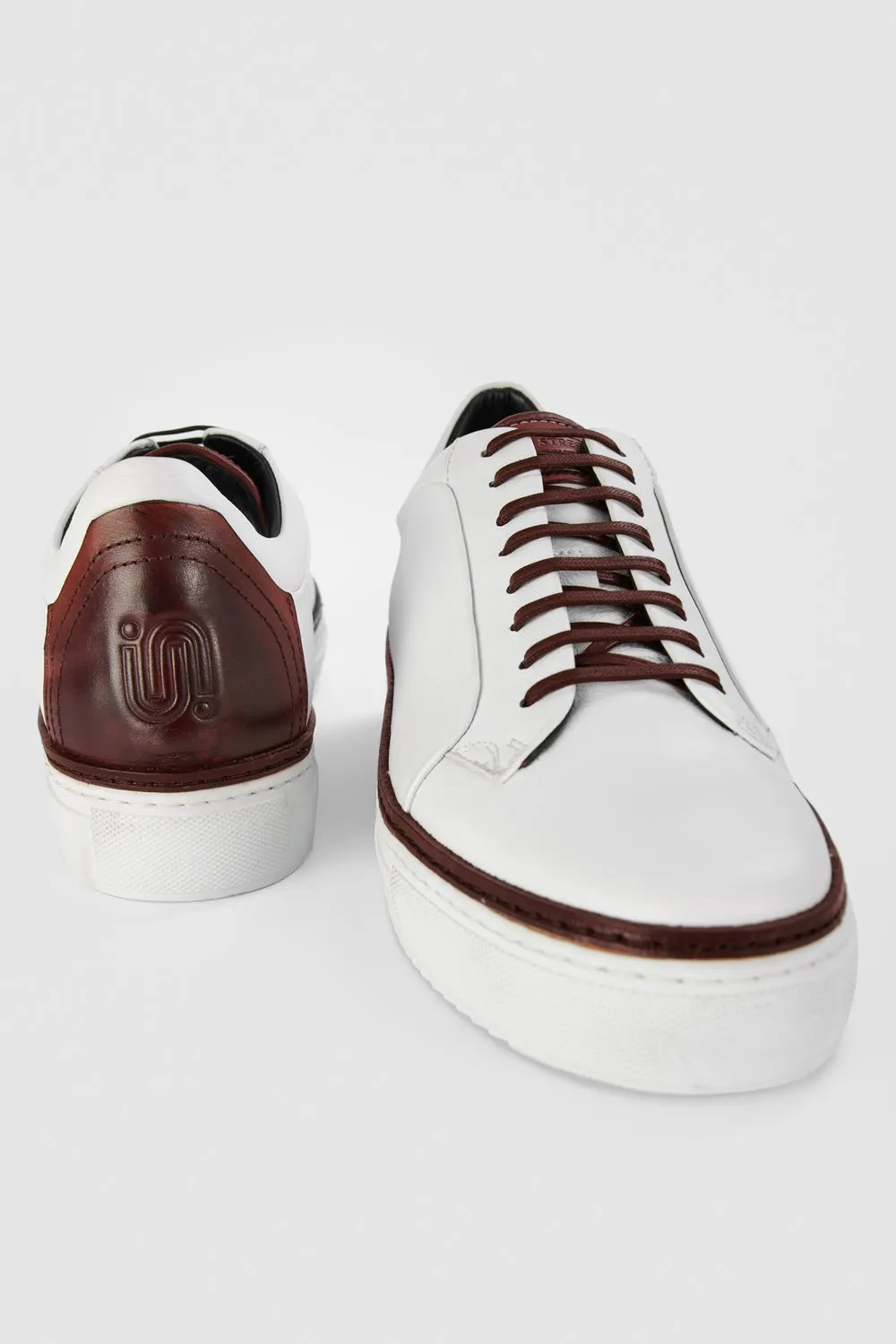 SOHO EDGE white chestnut welted sneakers.