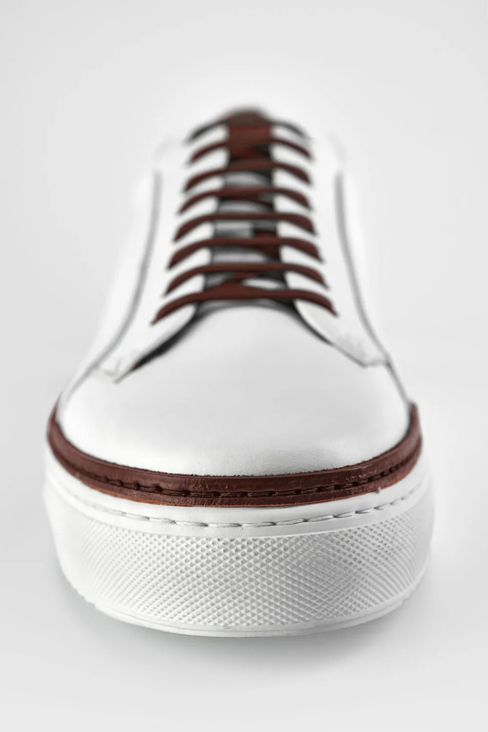 SOHO EDGE white chestnut welted sneakers.