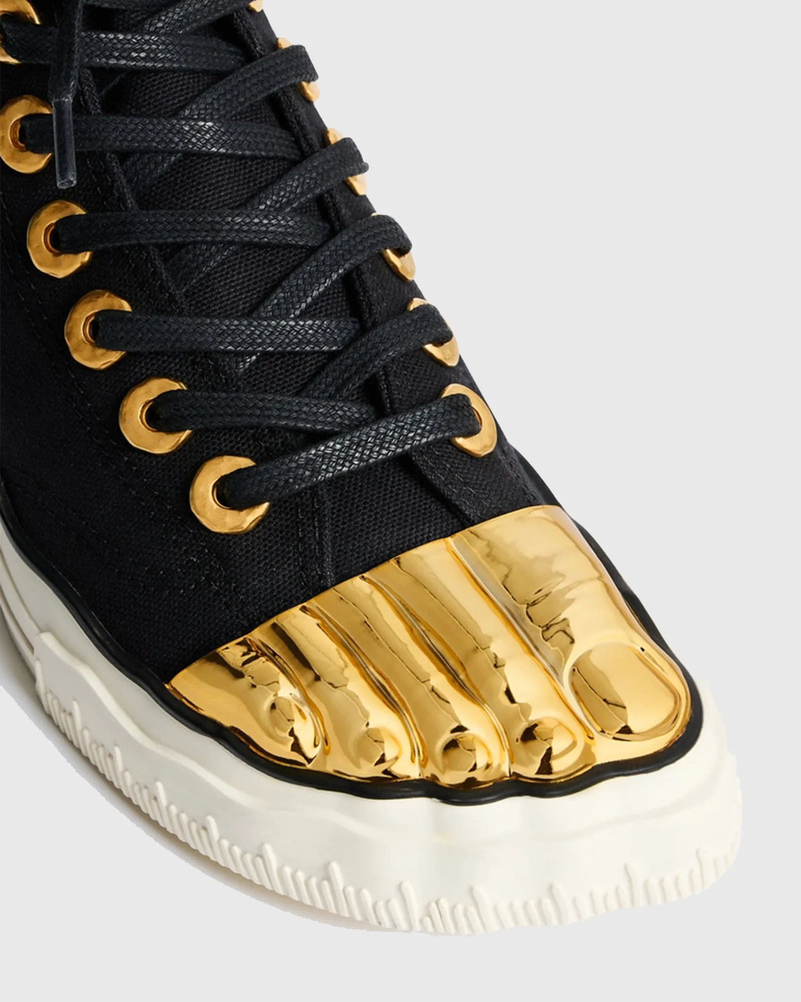 Vanda Gold Toe Sneaker In Black