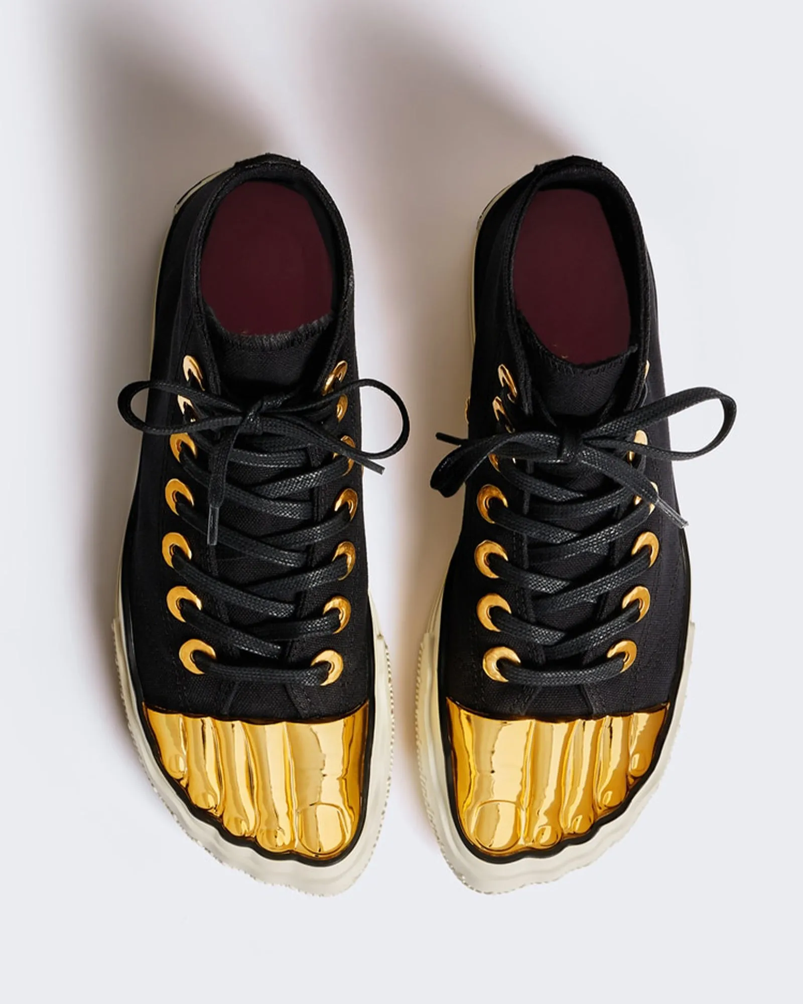 Vanda Gold Toe Sneaker In Black